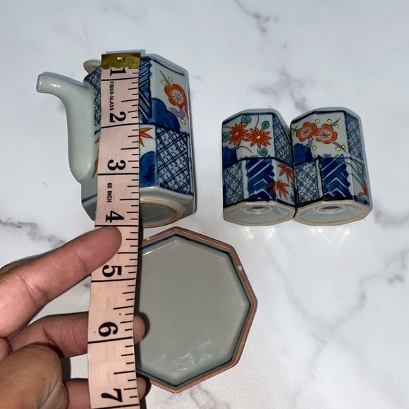 Vintage Chinese Asian Small Teapot And Salt& Pepper Set Red Flowers Roae Floral - Picture 11 of 17